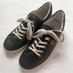 ECCO Women’s Soft Black Leather Lace-up Sneaker - 6/6.5 Wide